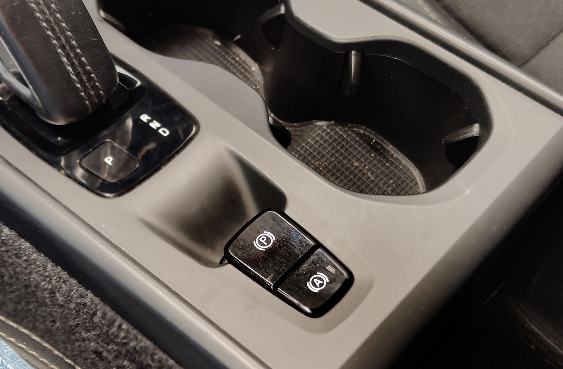 Volvo XC40 D3 Momentum - foto 30