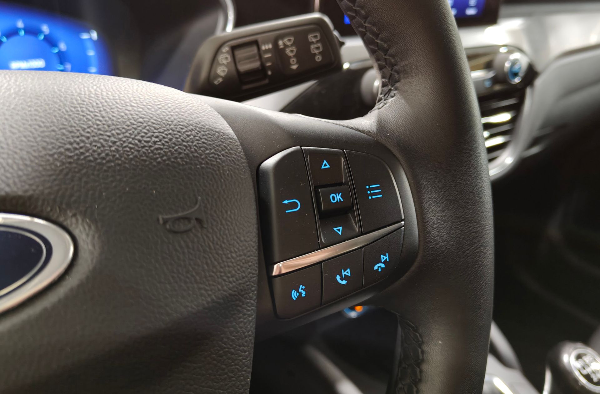 Ford Kuga 1.5 EcoBoost Titanium 4x2 - foto 29