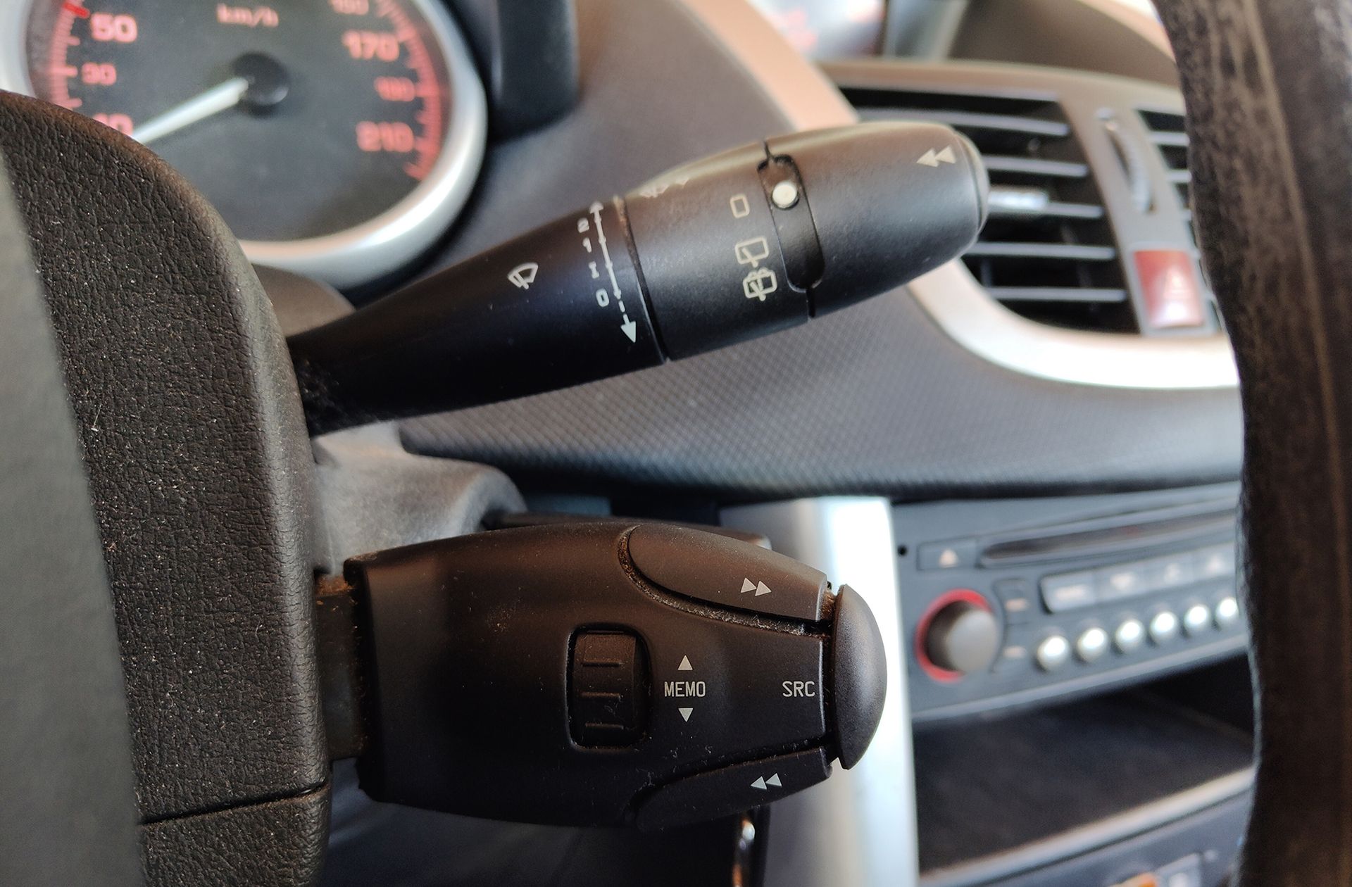 Peugeot 207 1.4 HDi FAP - foto 22