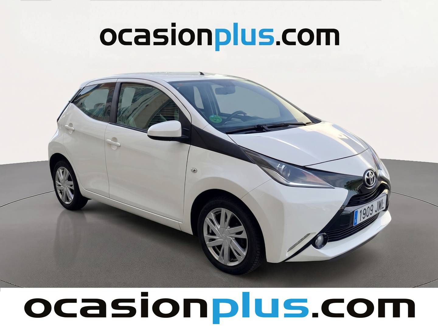 Foto delantera Toyota Aygo Toyota Aygo 1.0 70 x-play (69 CV) derecha