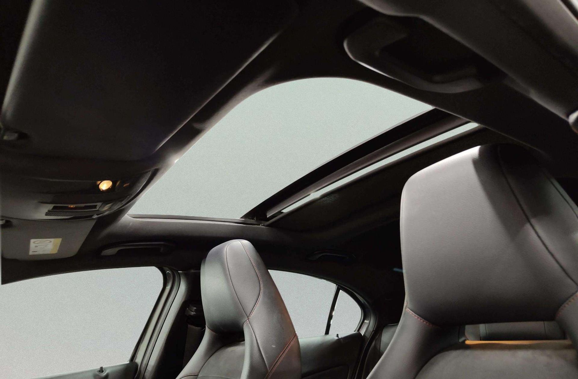 Mercedes-Benz Clase A 200 d AMG Line - foto 6
