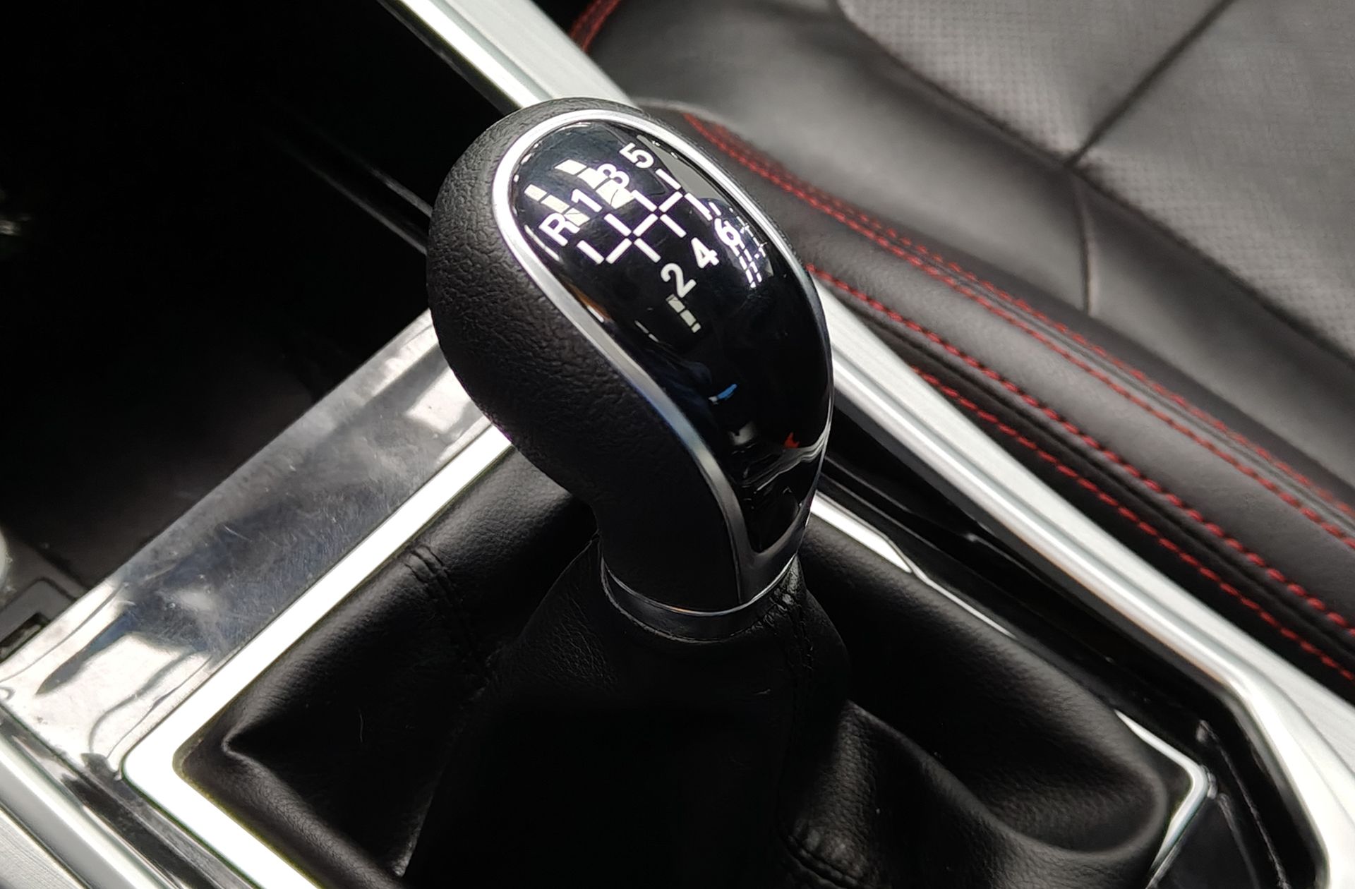 SWM G01 1.5T Luxury - foto 5