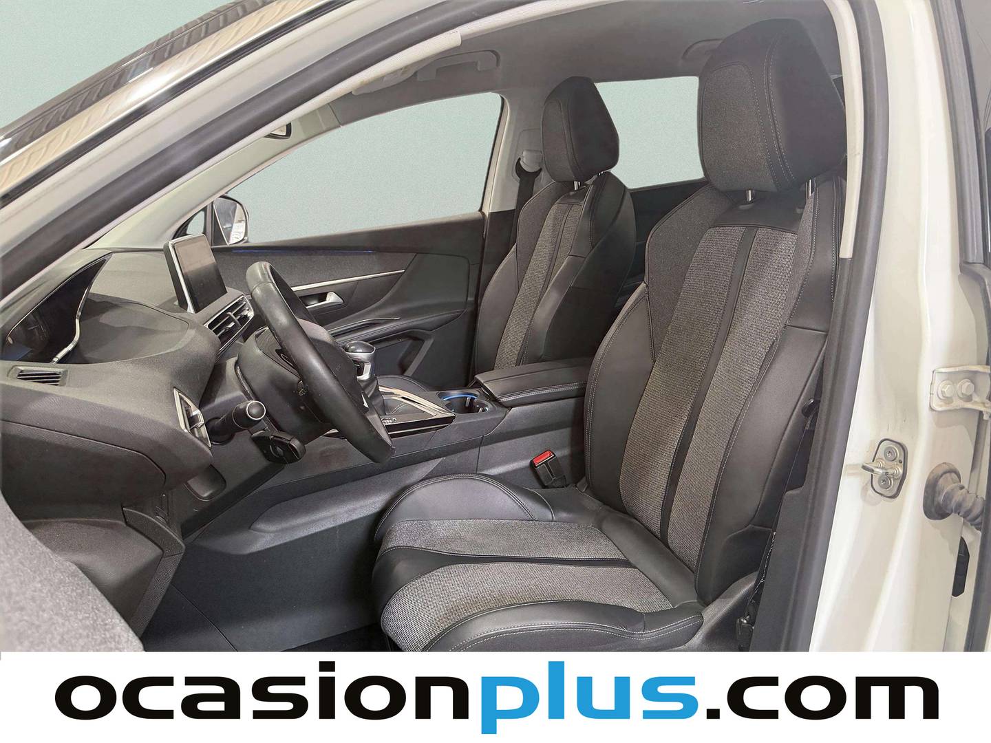 Foto asientos delanteros Peugeot 5008 Peugeot 5008 PureTech 130 S&S Allure (130 CV)
