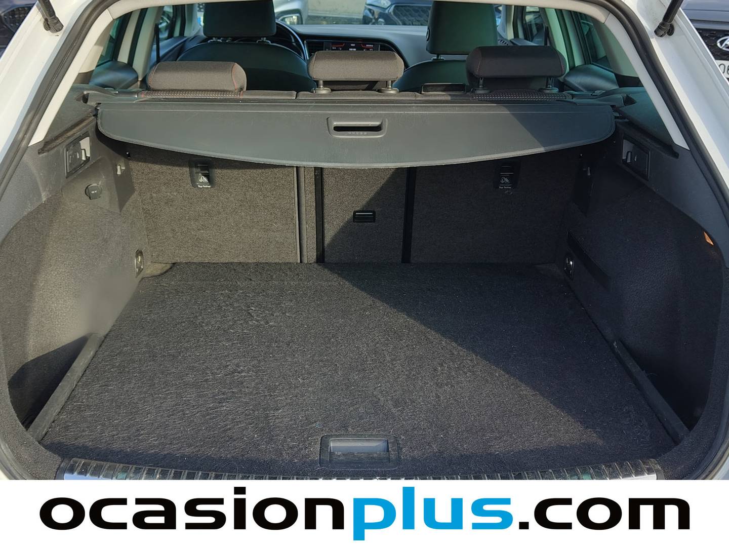 Fotos maletero Seat León SEAT León ST 2.0 TDI S&S FR Edition DSG-7  (150 CV)