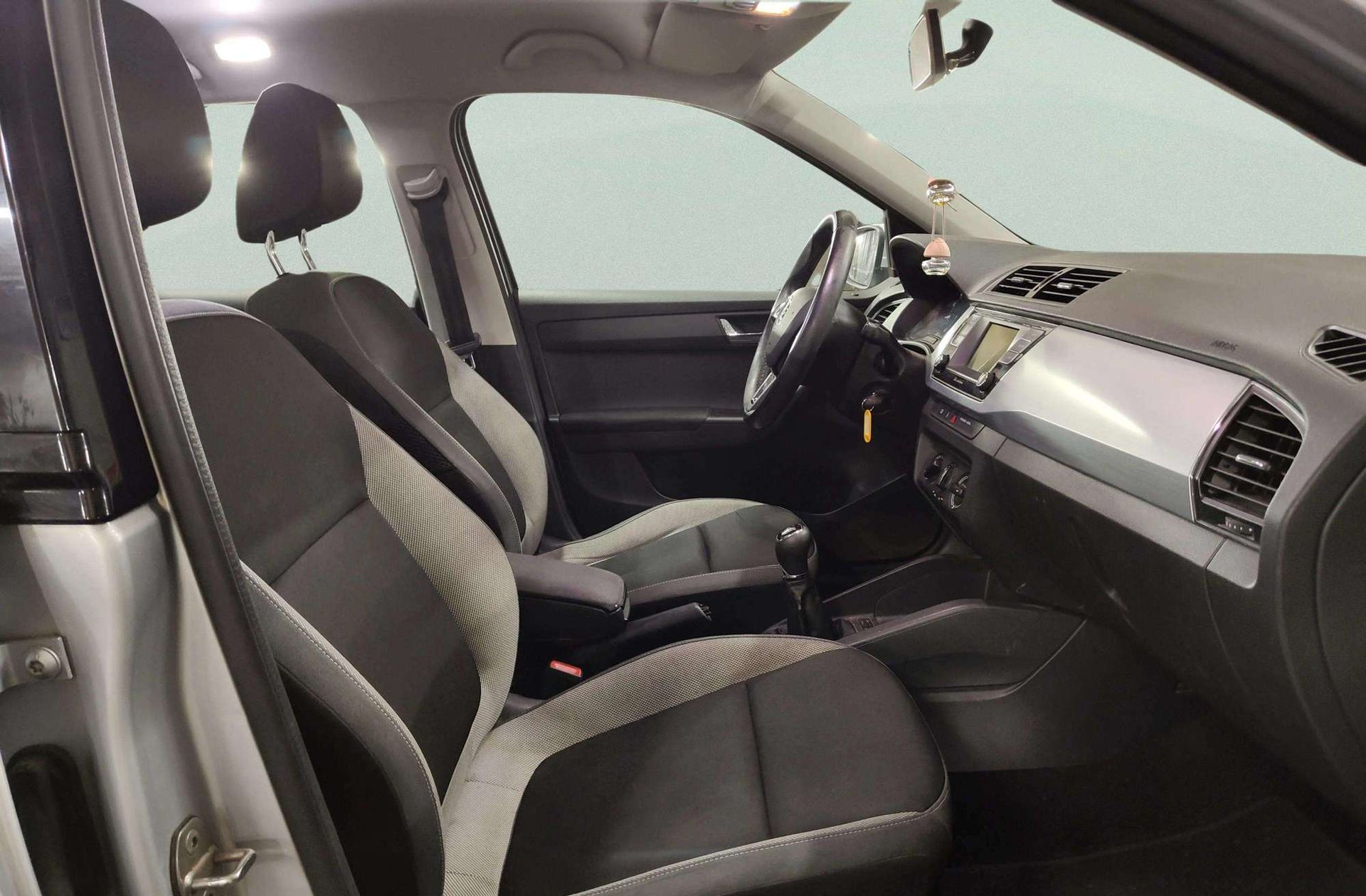 Škoda Fabia 1.2 TSI Ambition - foto 14