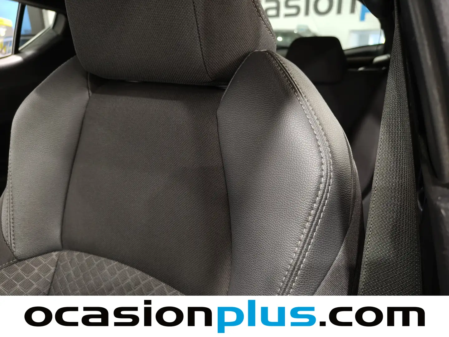 Foto Toyota C-HR Toyota C-HR 180H Advance (184 CV)