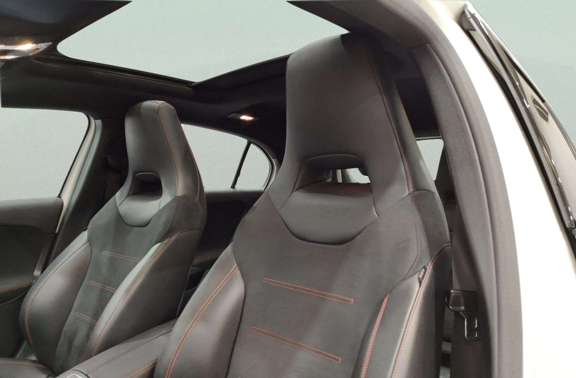 Mercedes-Benz Clase A 180 d Paquete AMG - foto 7