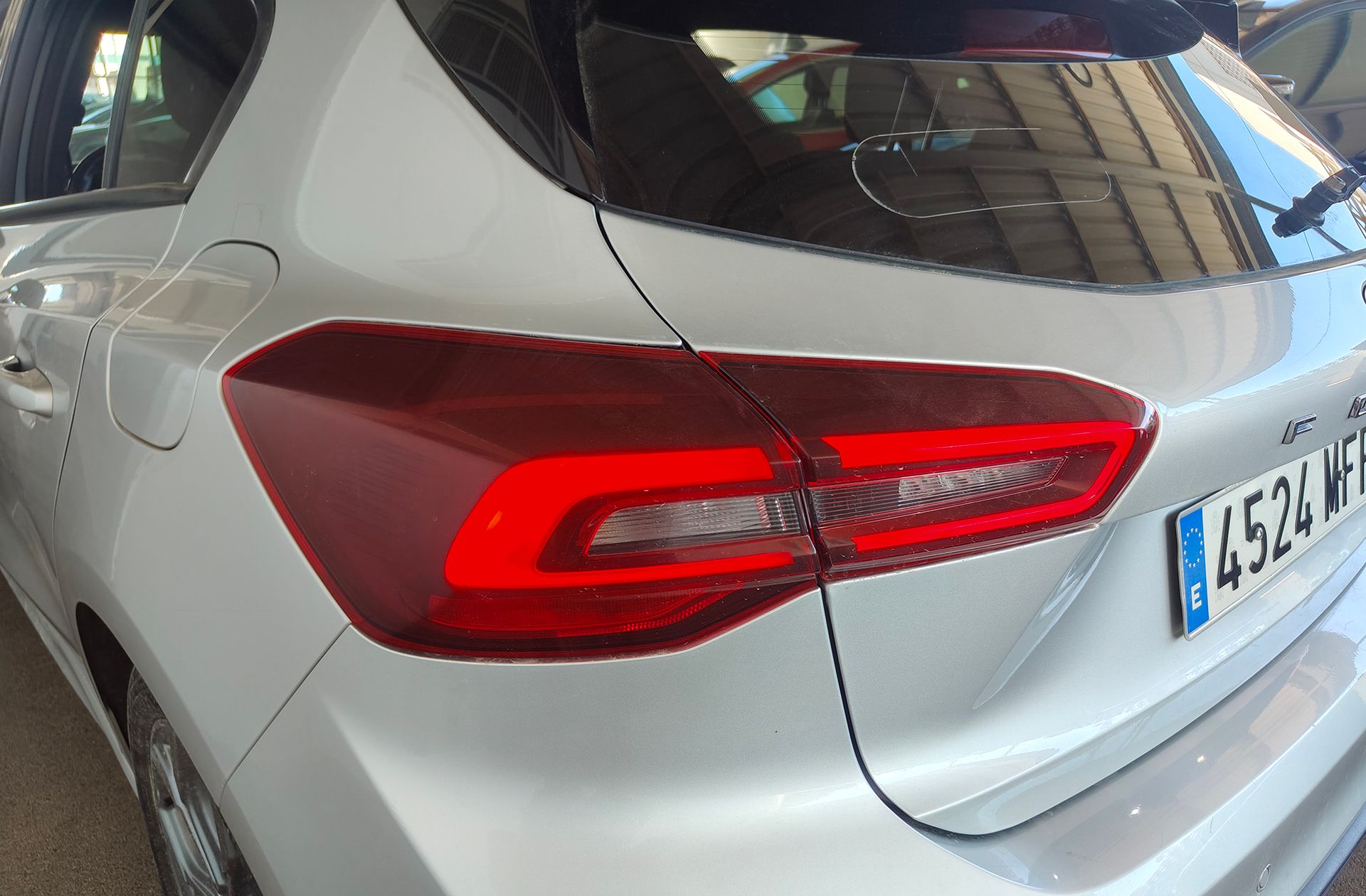 Ford Focus 1.0 EcoBoost MHEV ST-Line - foto 19