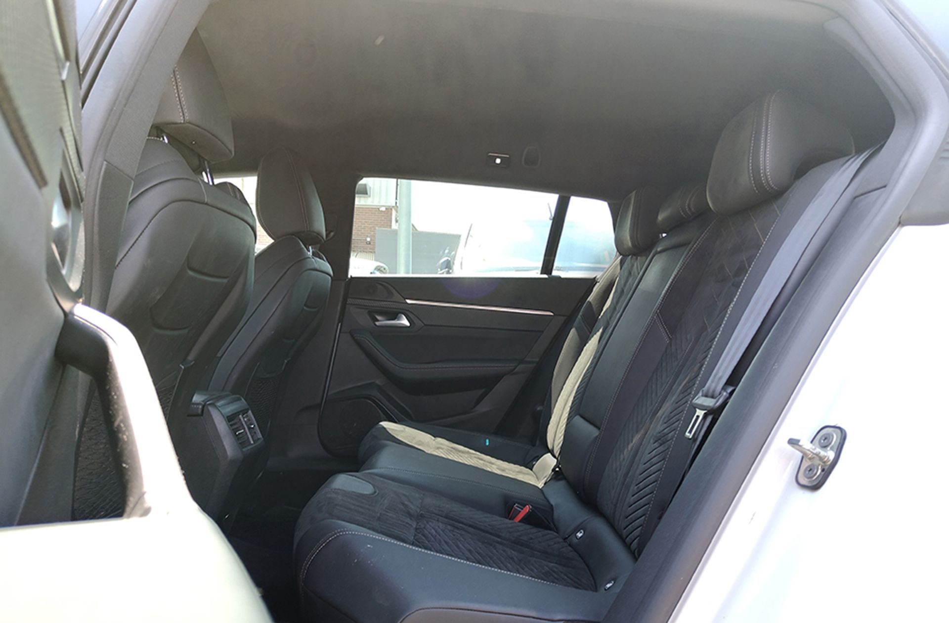 Peugeot 508 SW BlueHDi 130 GT EAT8 - foto 19