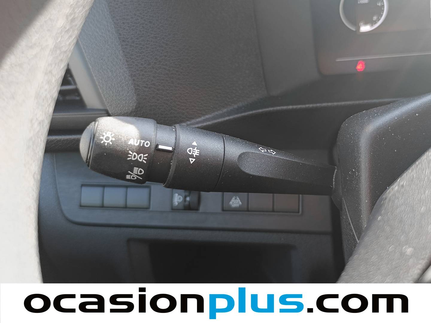 Equipamiento del Peugeot Expert Peugeot Expert BlueHDi 120 S&S Standard (120 CV)