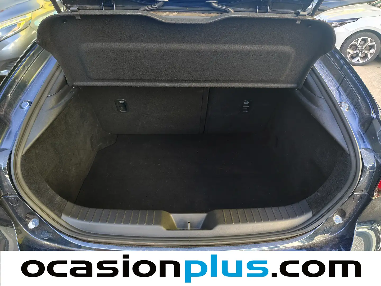 Foto Mazda Mazda3 Mazda Mazda 3 2.5 E-SKYACTIV-G MHEV Exclusive-Line (140 CV)