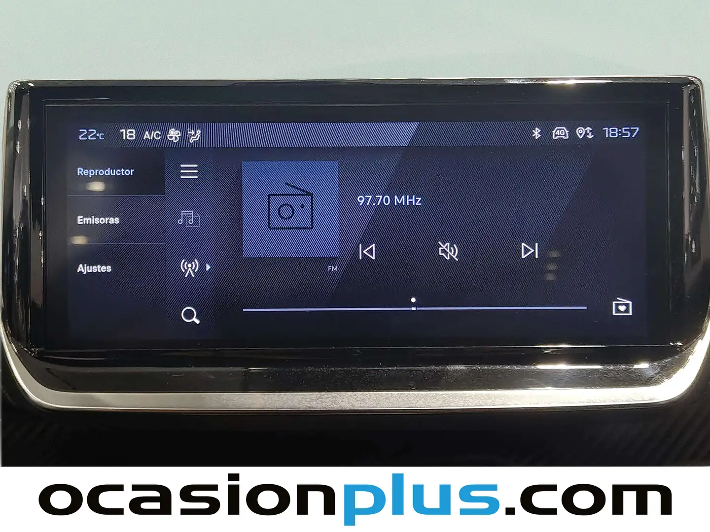 Foto Peugeot 2008 Peugeot 2008 Allure Hybrid eDCS6 (136 CV)