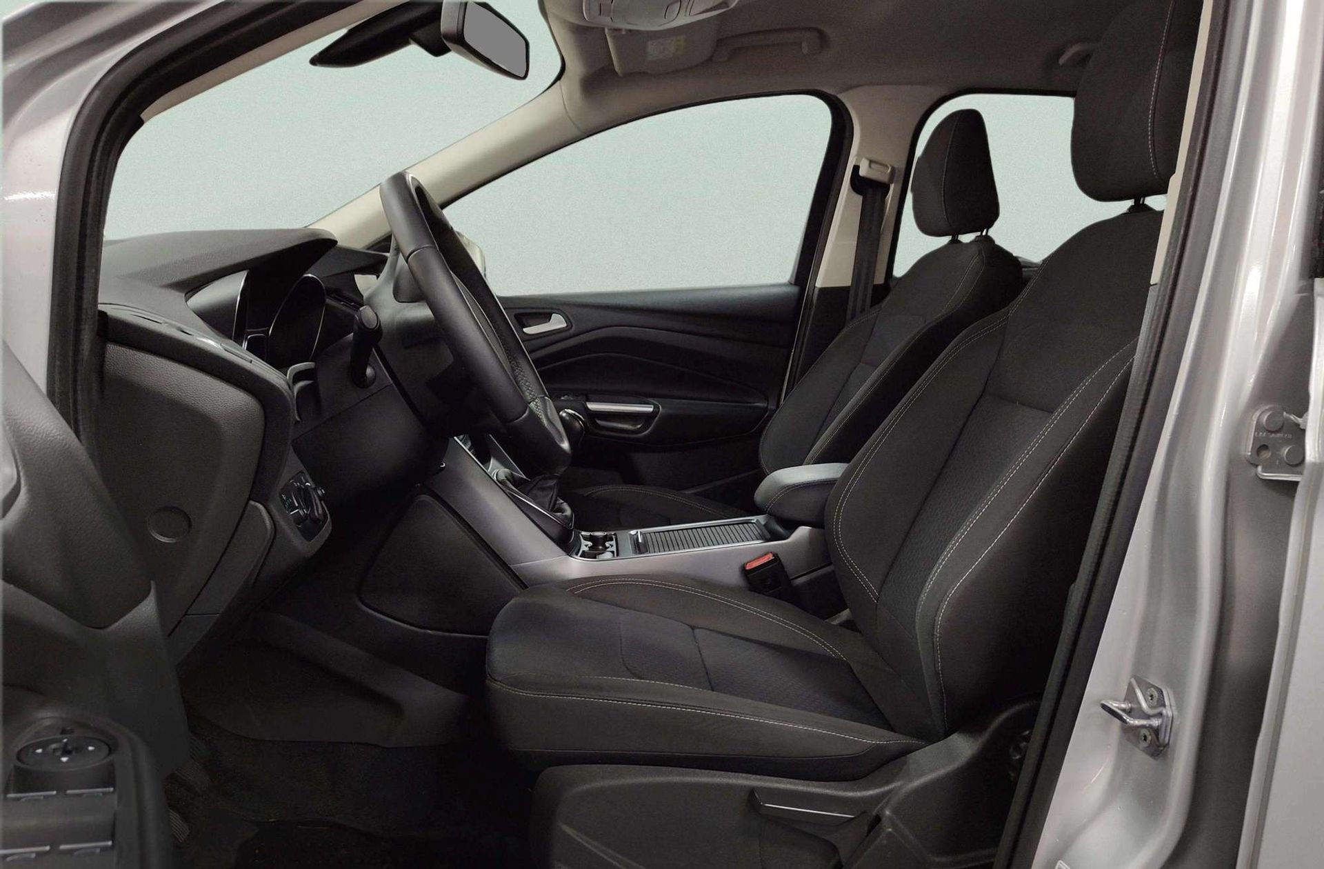 Ford Kuga 1.5 EcoBoost Trend+ 4x2 - foto 13