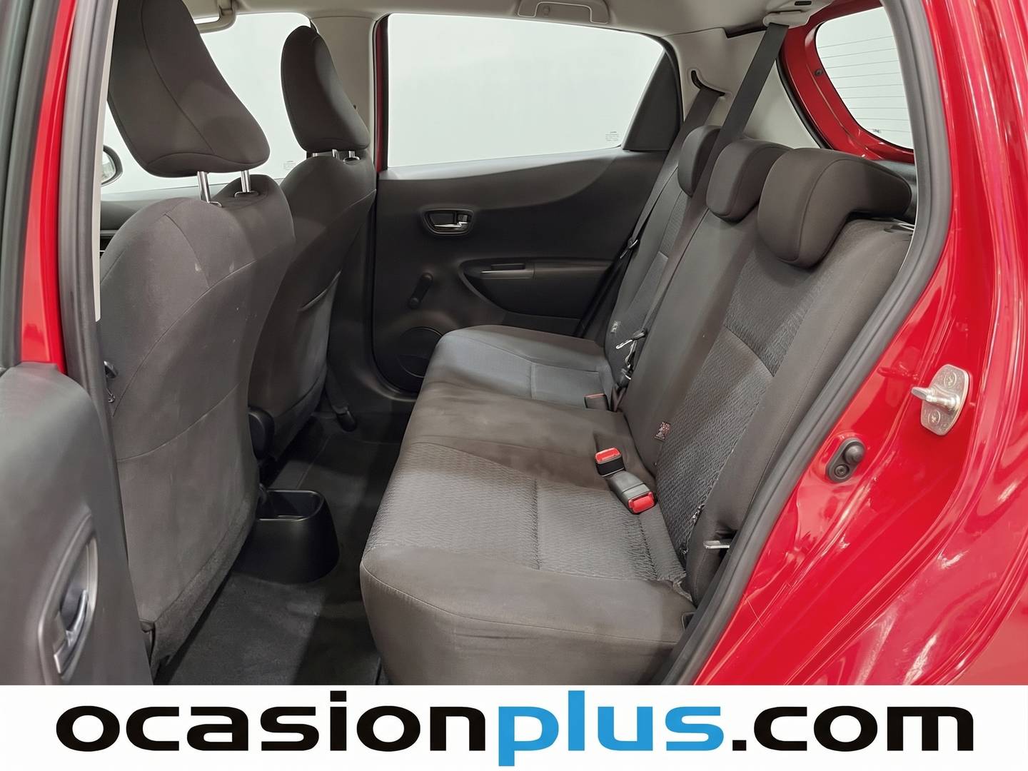 Foto asientos traseros Toyota Yaris Toyota Yaris 100 Active MultiDrive (99 CV)