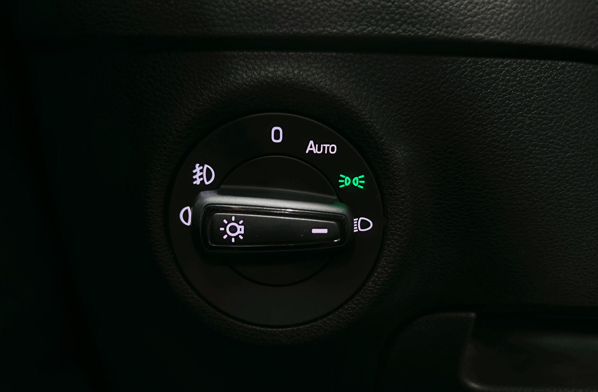 Škoda Karoq 1.5 TSI ACT Ambition - foto 26