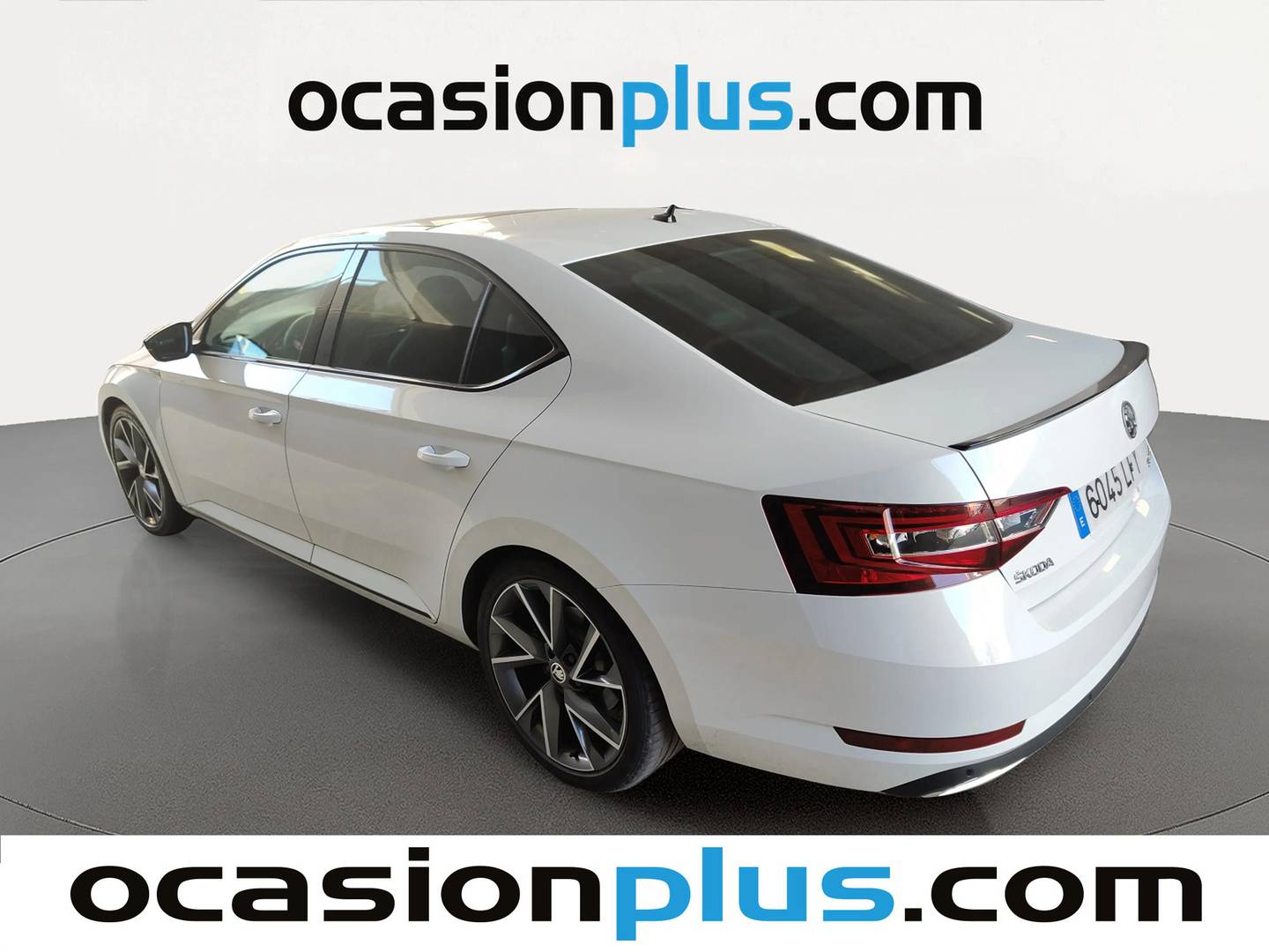 Foto trasera Skoda Superb Skoda Superb 1.5 TSI Sport Line Plus DSG (150 CV) izquierda