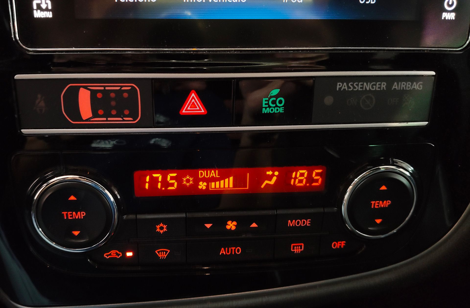 Mitsubishi Outlander 2.4 PHEV Kaiteki 4WD - foto 34