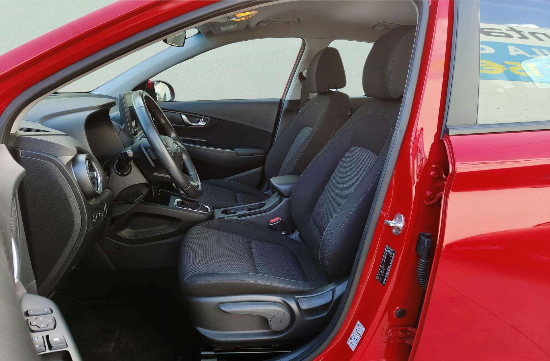 Hyundai Kona 1.6 GDI HEV Maxx DCT - foto 12