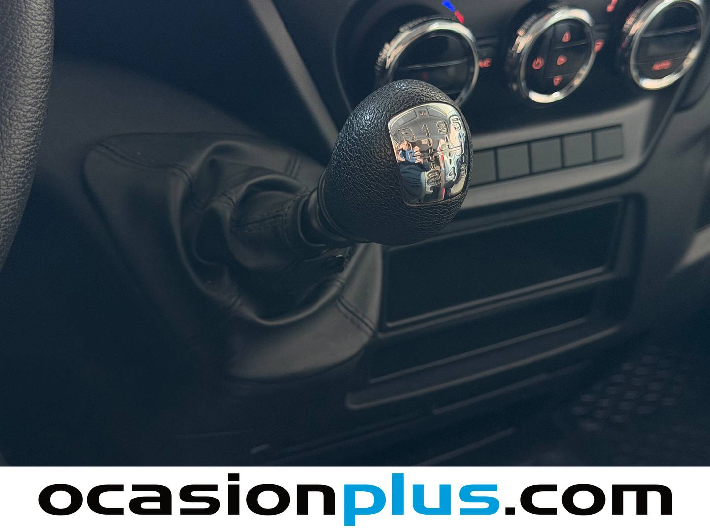 Iveco Daily Iveco Daily 2.3 TD 35S 16S V 3520L/H2 Blue Power (156 CV) 4 Plazas Camperizada de segunda mano