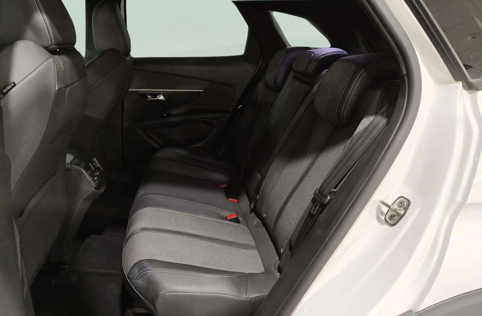 Peugeot 3008 PureTech 130 Allure Pack - foto 12
