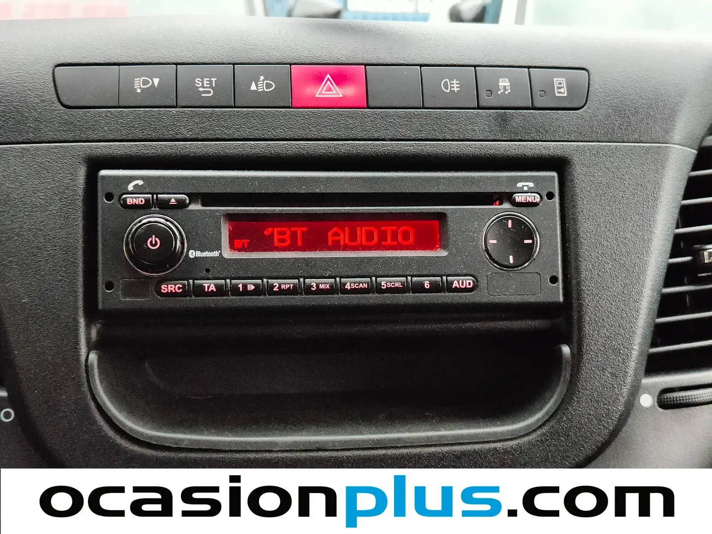 Foto Iveco Daily Iveco Daily 2.3 TD 35S 16 3520/H2 (156 CV) Camperizada