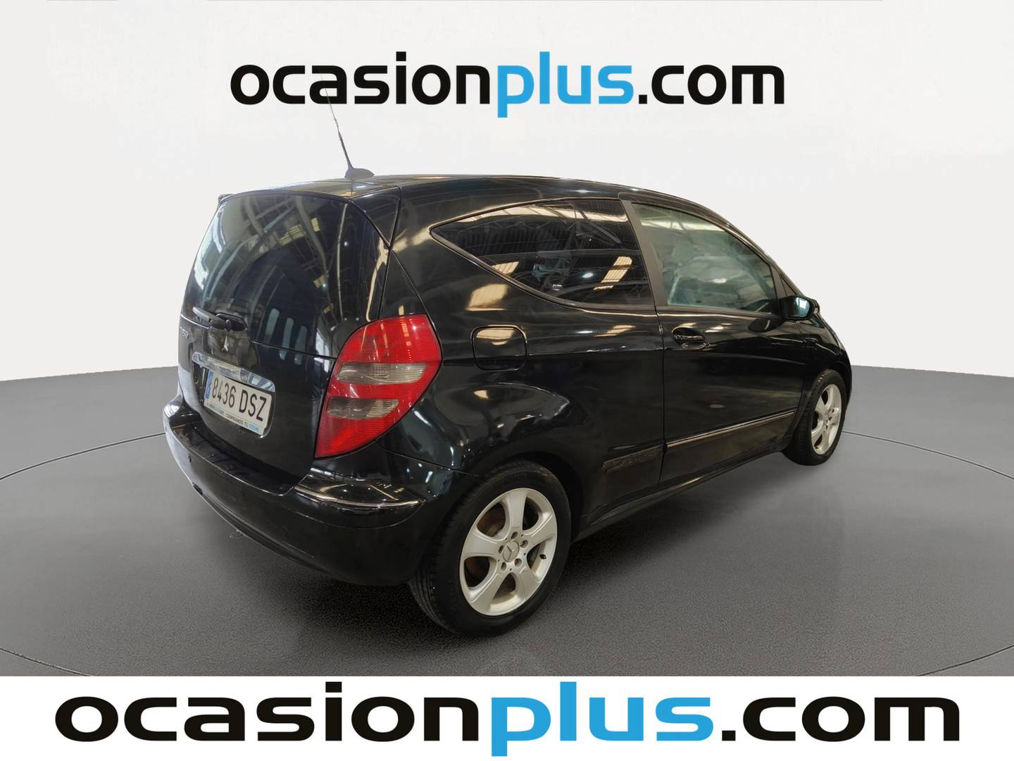 Foto trasera Mercedes Clase A Mercedes-Benz Clase A 150 Avantgarde (95 CV) derecha