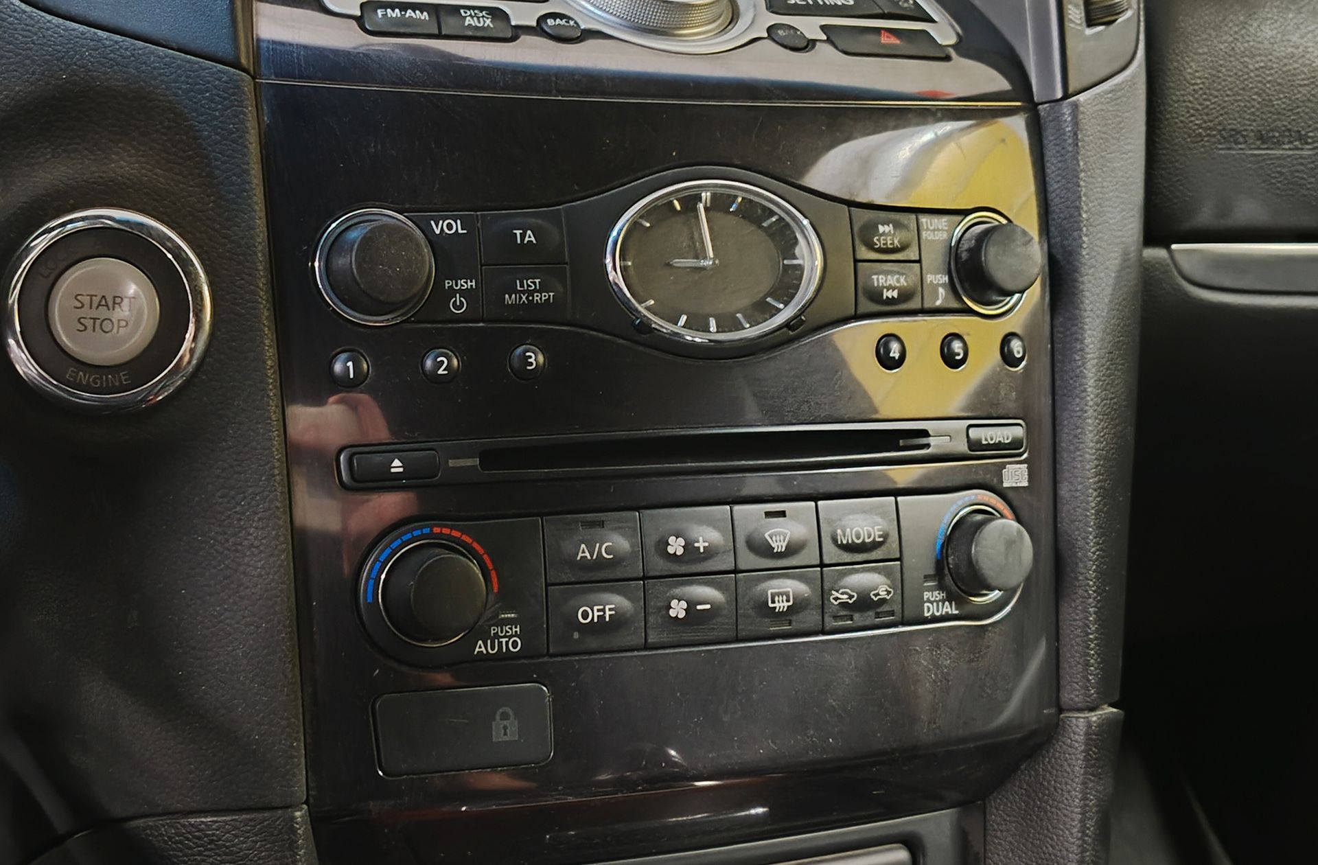 Infiniti FX 50 S V8 AWD - foto 22