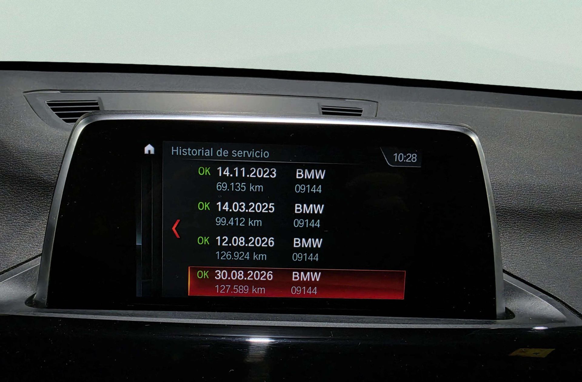 BMW X1 sDrive18d Business - foto 21