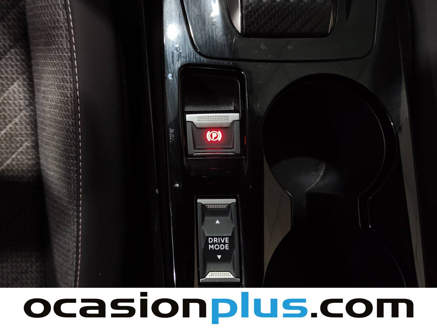 Foto Peugeot 2008 Peugeot 2008 Allure Hybrid eDCS6  (136 CV)