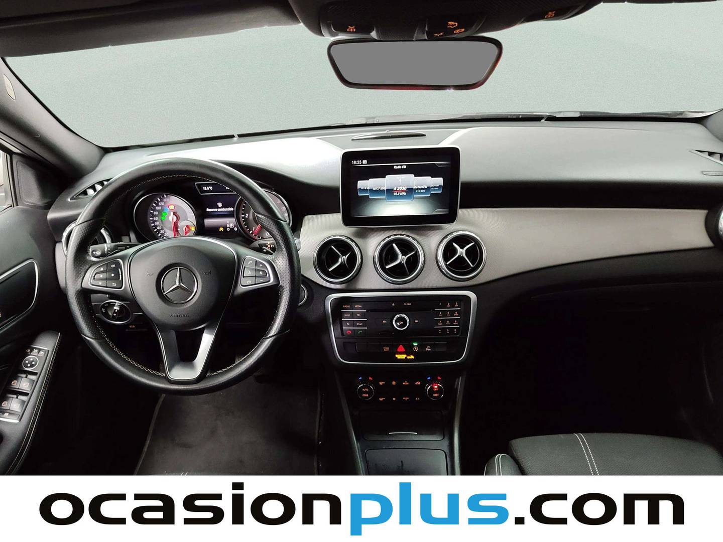 Foto Mercedes GLA Mercedes-Benz GLA GLA 200 d Urban (136 CV)