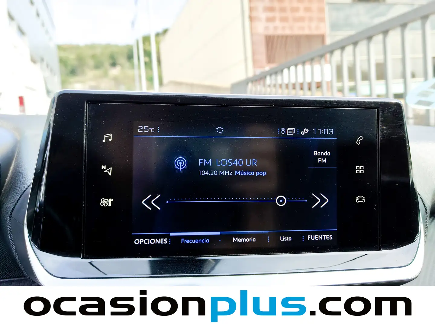 Foto Peugeot 2008 Peugeot 2008 BlueHDi 110 Allure (110 CV)