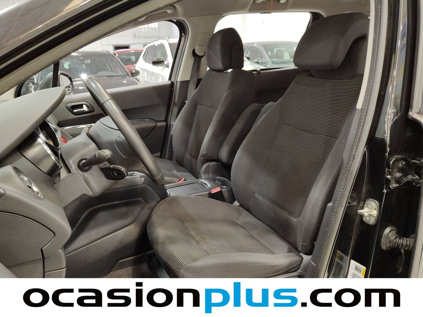Foto asientos delanteros Peugeot 5008 Peugeot 5008 1.6 HDI FAP Active (115 CV) 7 Plazas