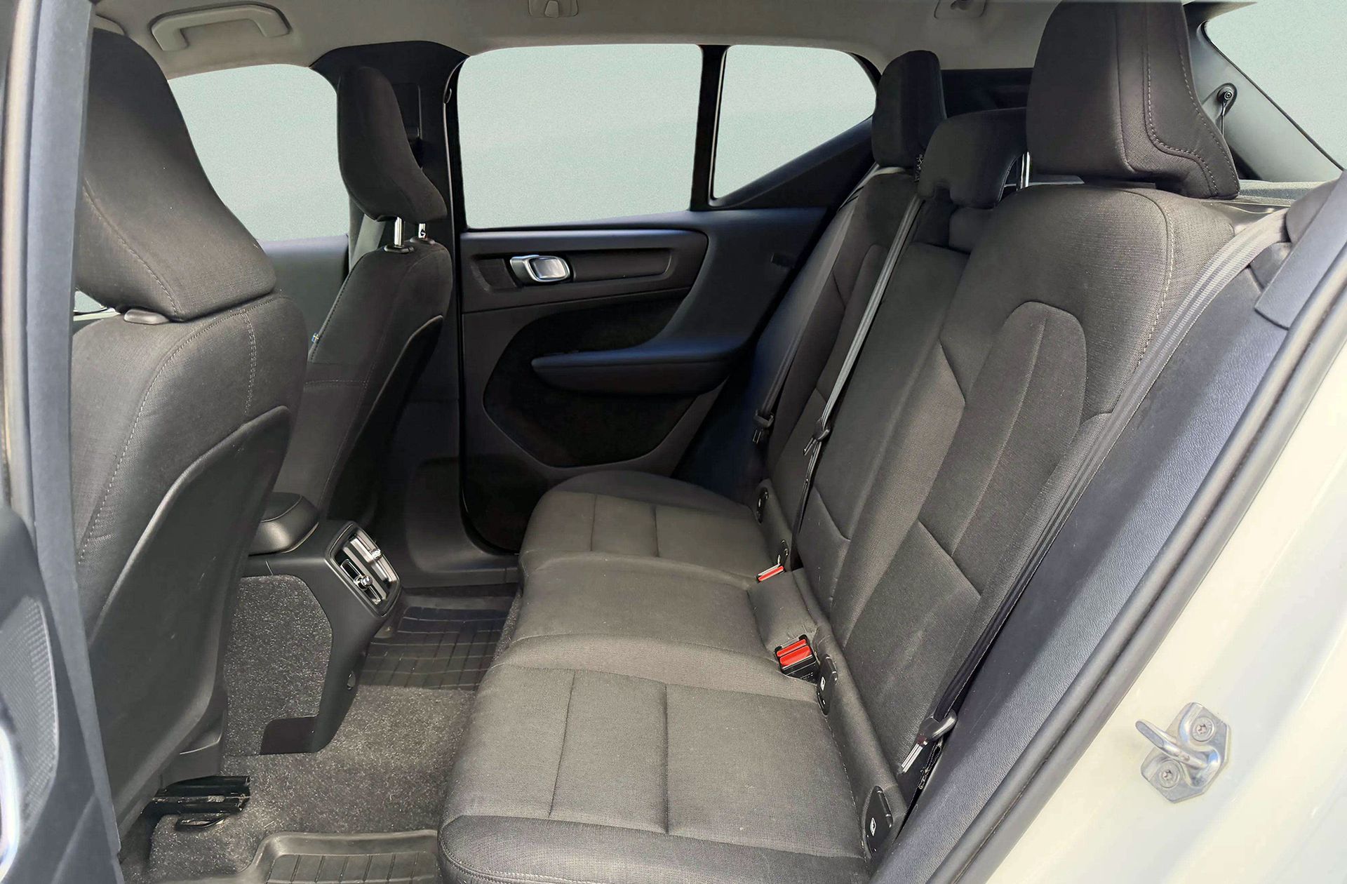 Volvo XC40 T4 Momentum - foto 11