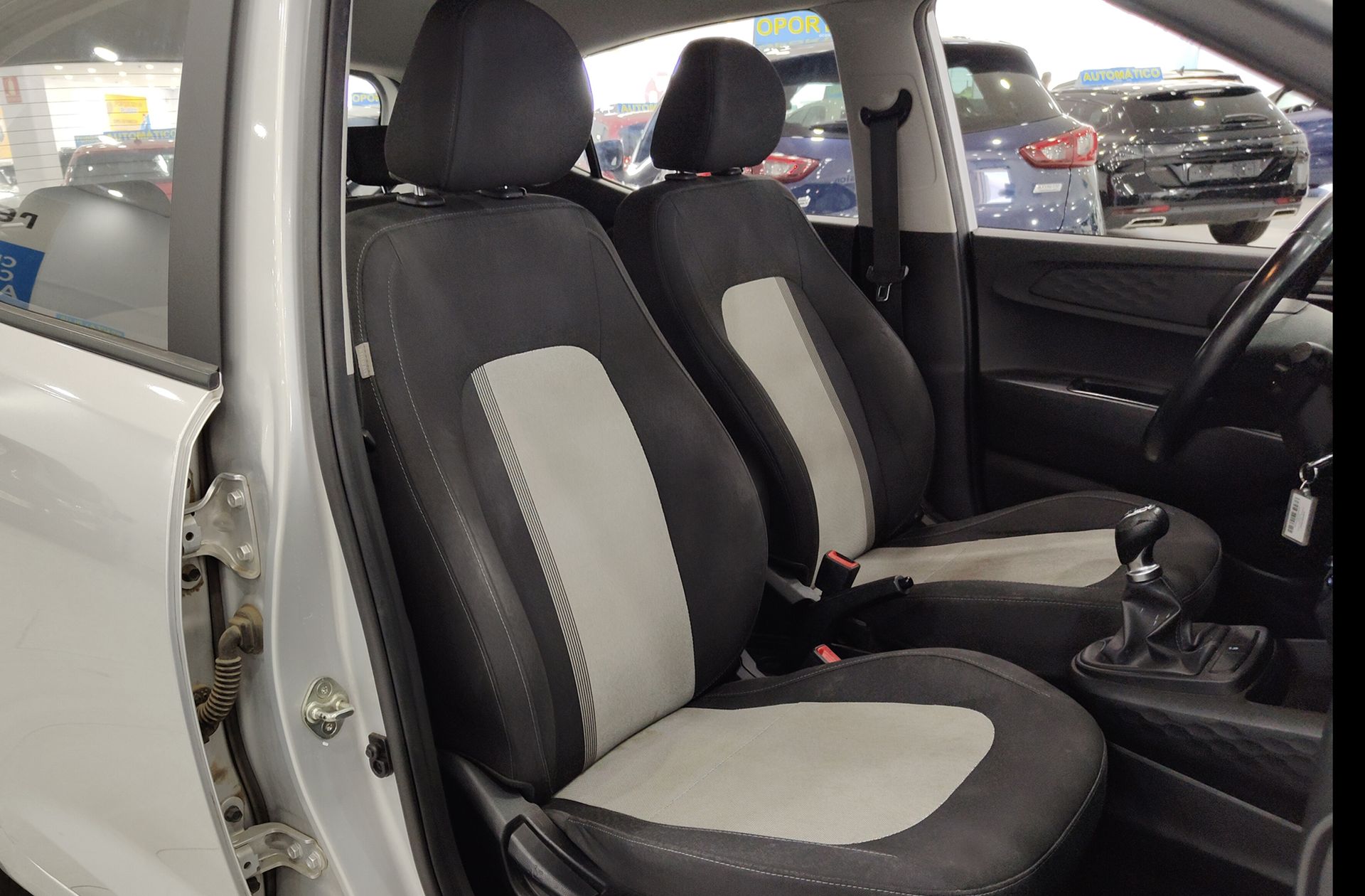 Hyundai i10 1.0 Essence - foto 14