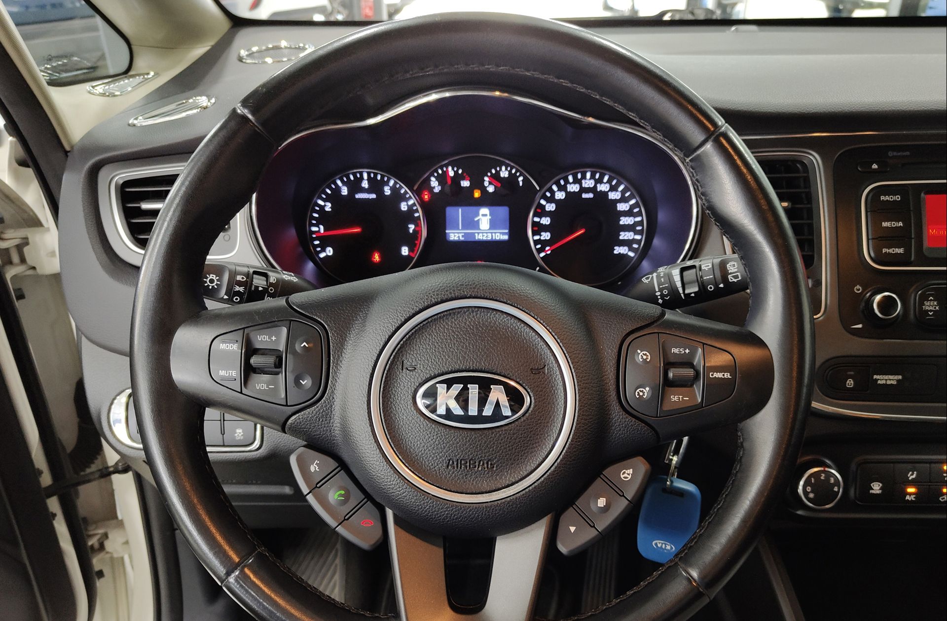 Kia Carens 1.6 GDi Concept - foto 18