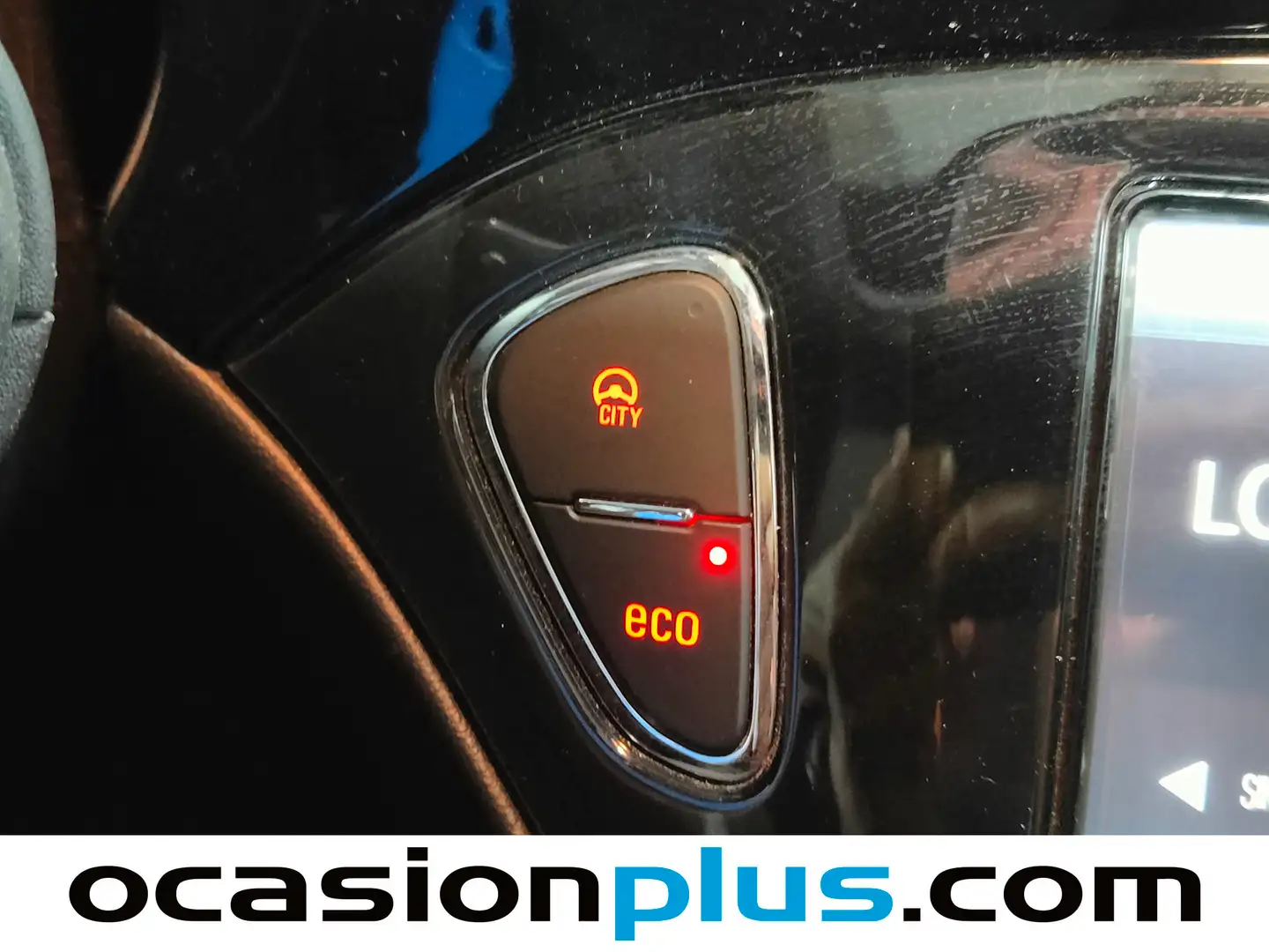 Foto Opel Adam Opel Adam 1.4 XEL Rocks (87 CV)