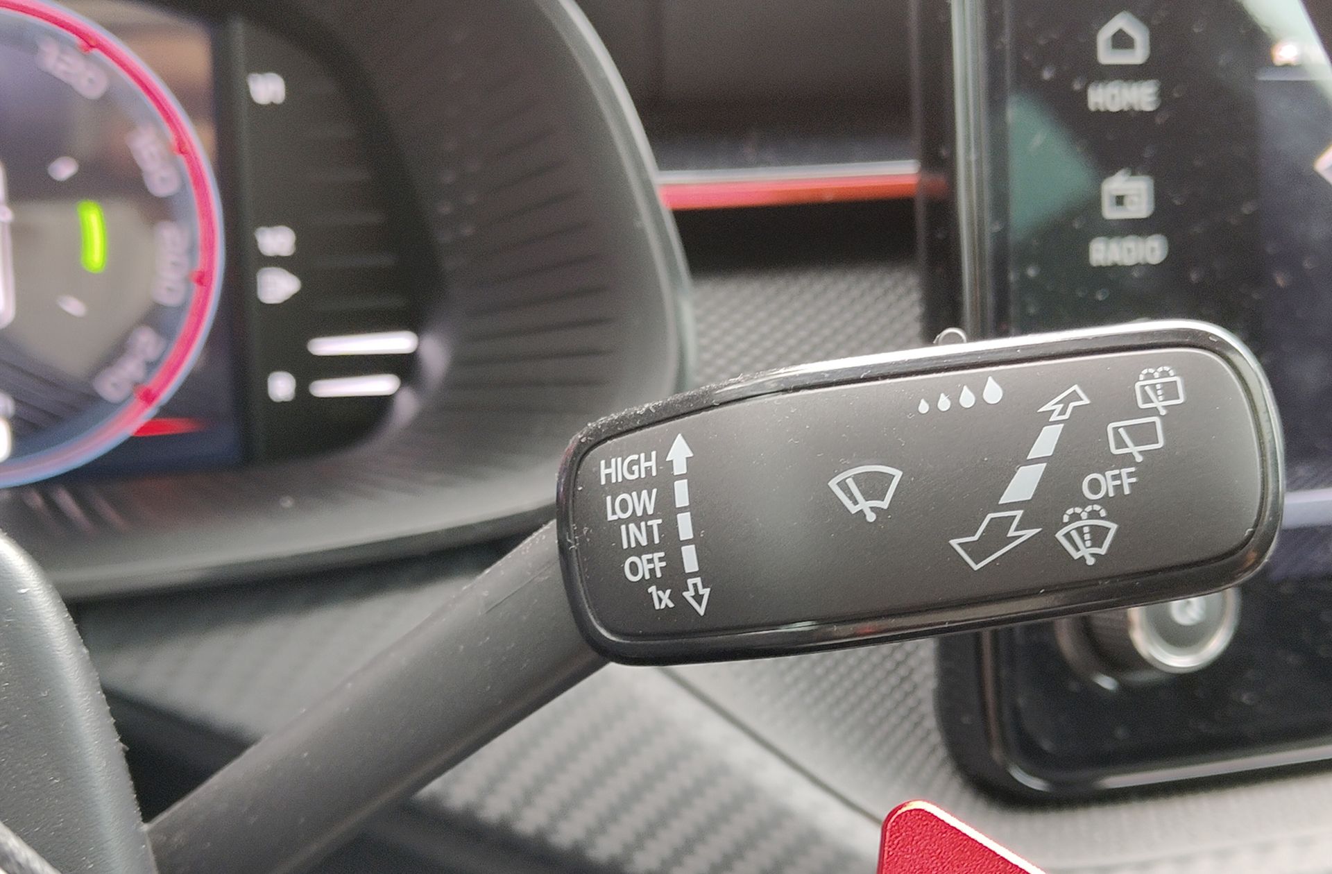 Škoda Kamiq 1.5 TSI Montecarlo DSG - foto 34