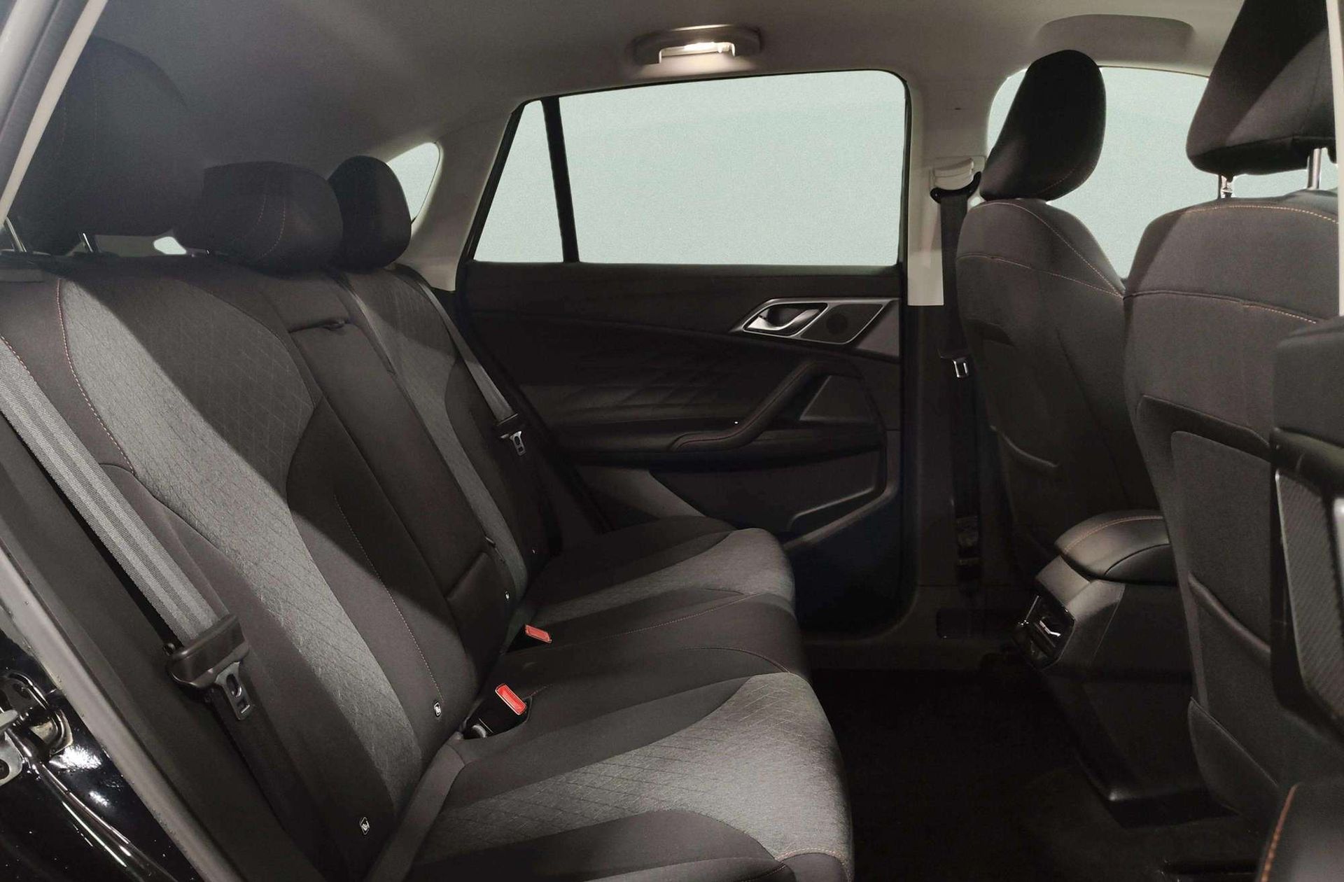 MG HS 1.5T Comfort DCT - foto 18