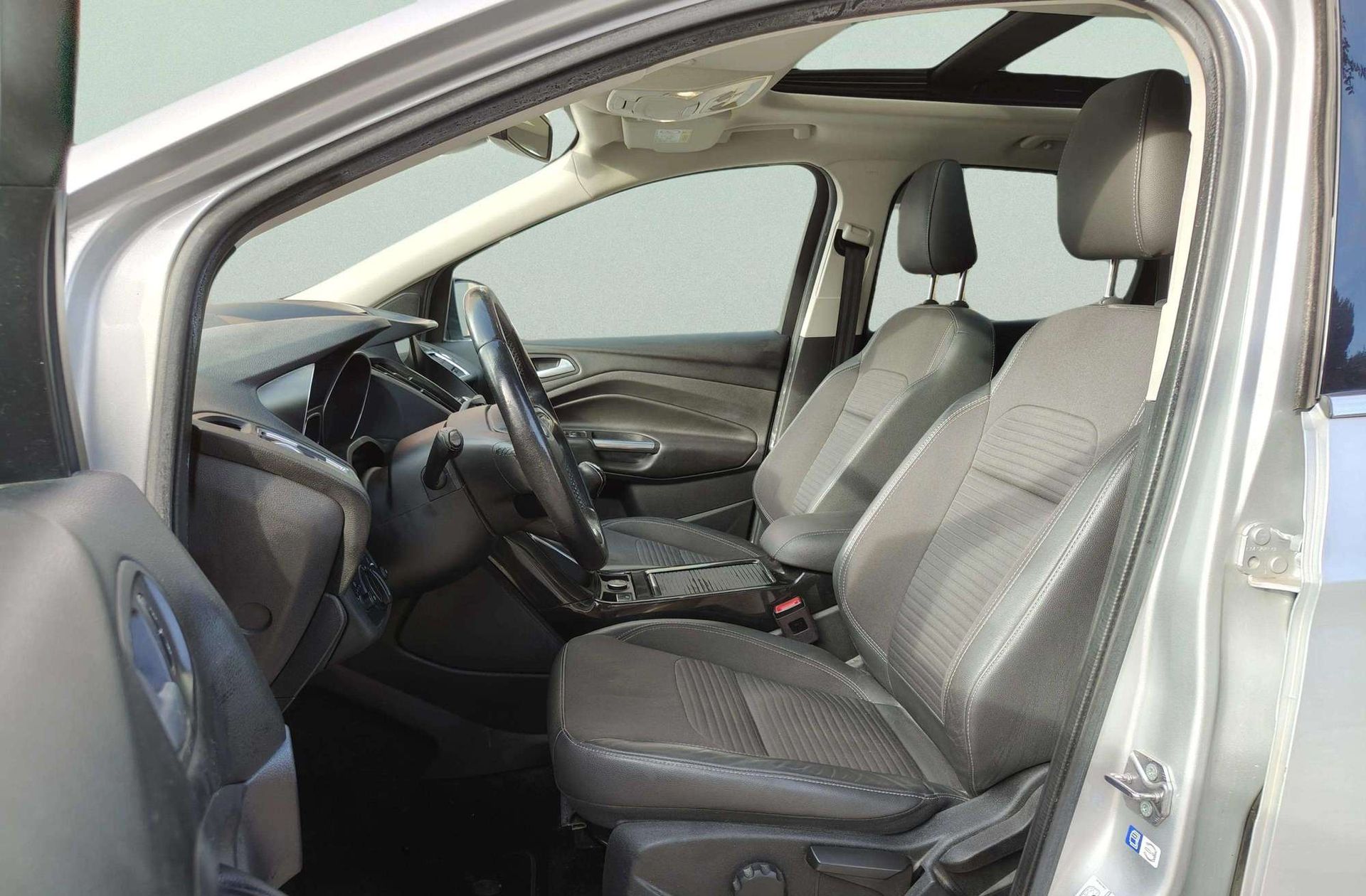 Ford Kuga 1.5 EcoBoost Titanium 4x2 - foto 12