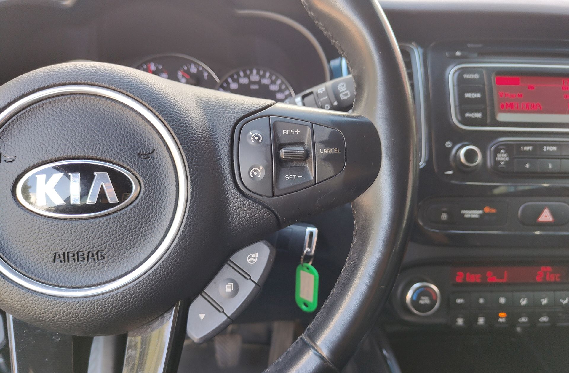 Kia Carens 1.7 CRDi VGT Eco-Dynamic Drive - foto 22