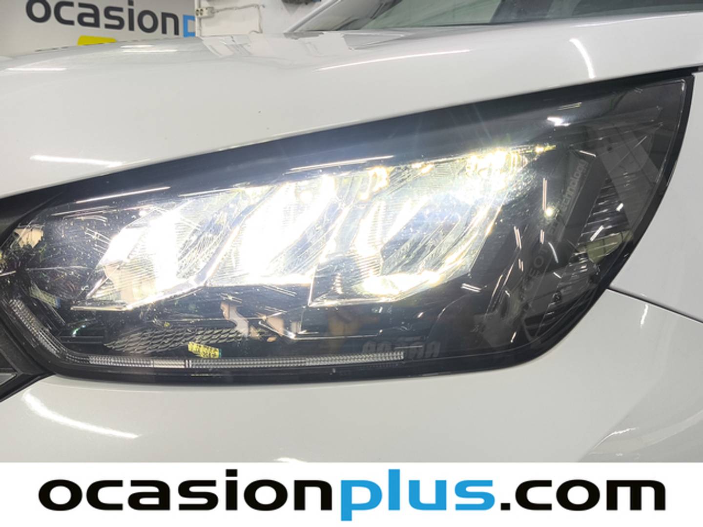Equipamiento del Peugeot 2008 Peugeot 2008 BlueHDi 130 S&S Allure Pack EAT8 (130 CV)