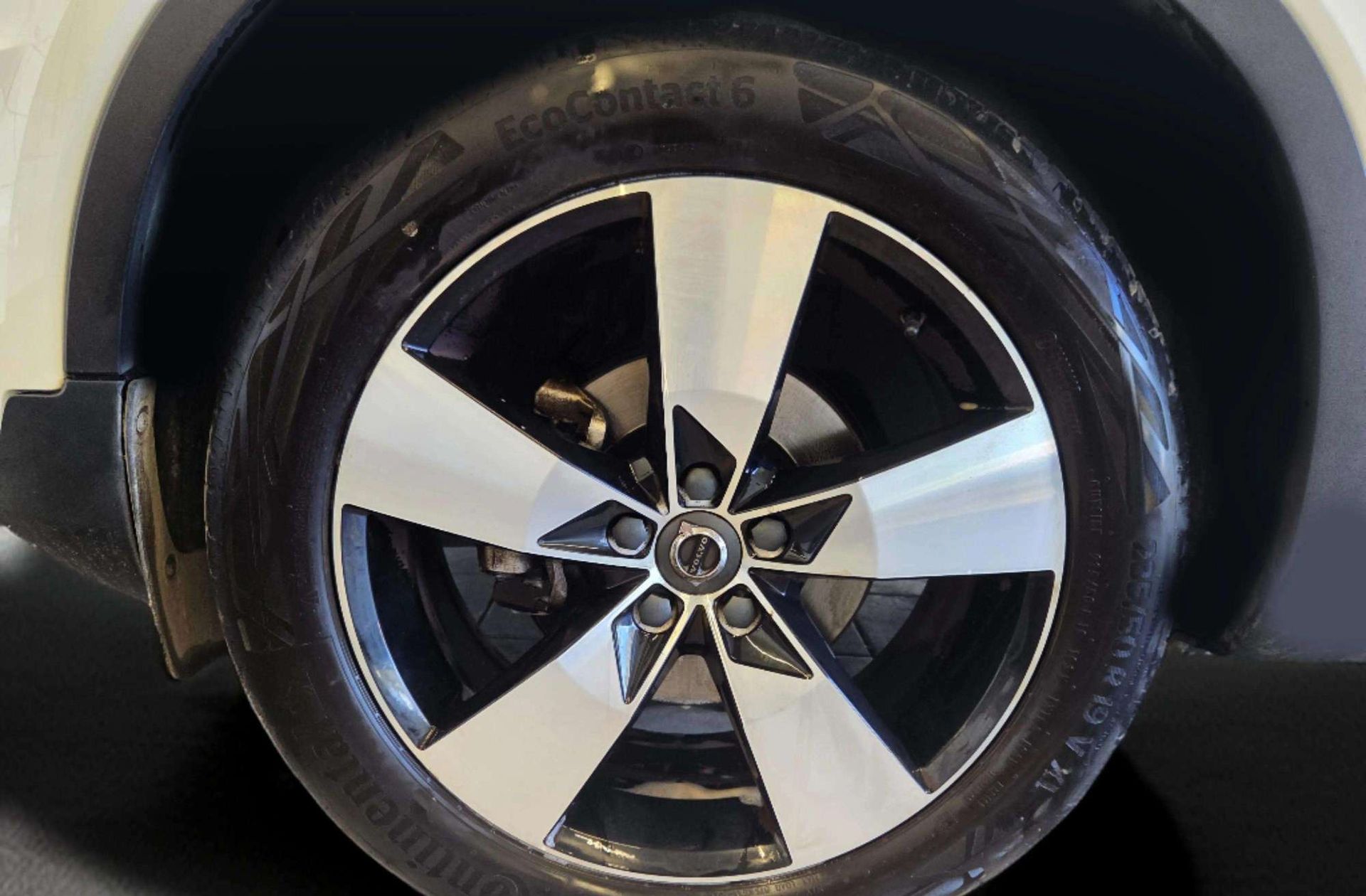 Volvo XC40 T3 Momentum - foto 29
