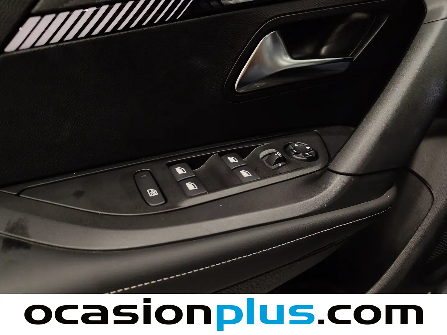 Foto Peugeot 2008 Peugeot 2008 Allure Hybrid eDCS6  (136 CV)