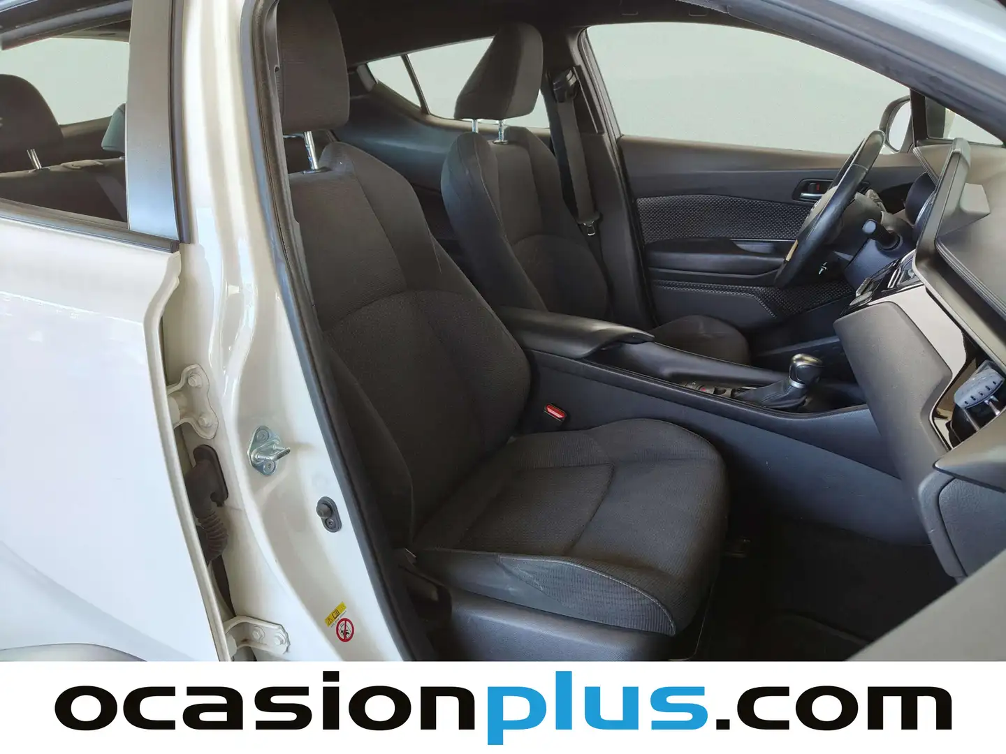 Foto Toyota C-HR Toyota C-HR 1.8 125H Active  (122 CV)