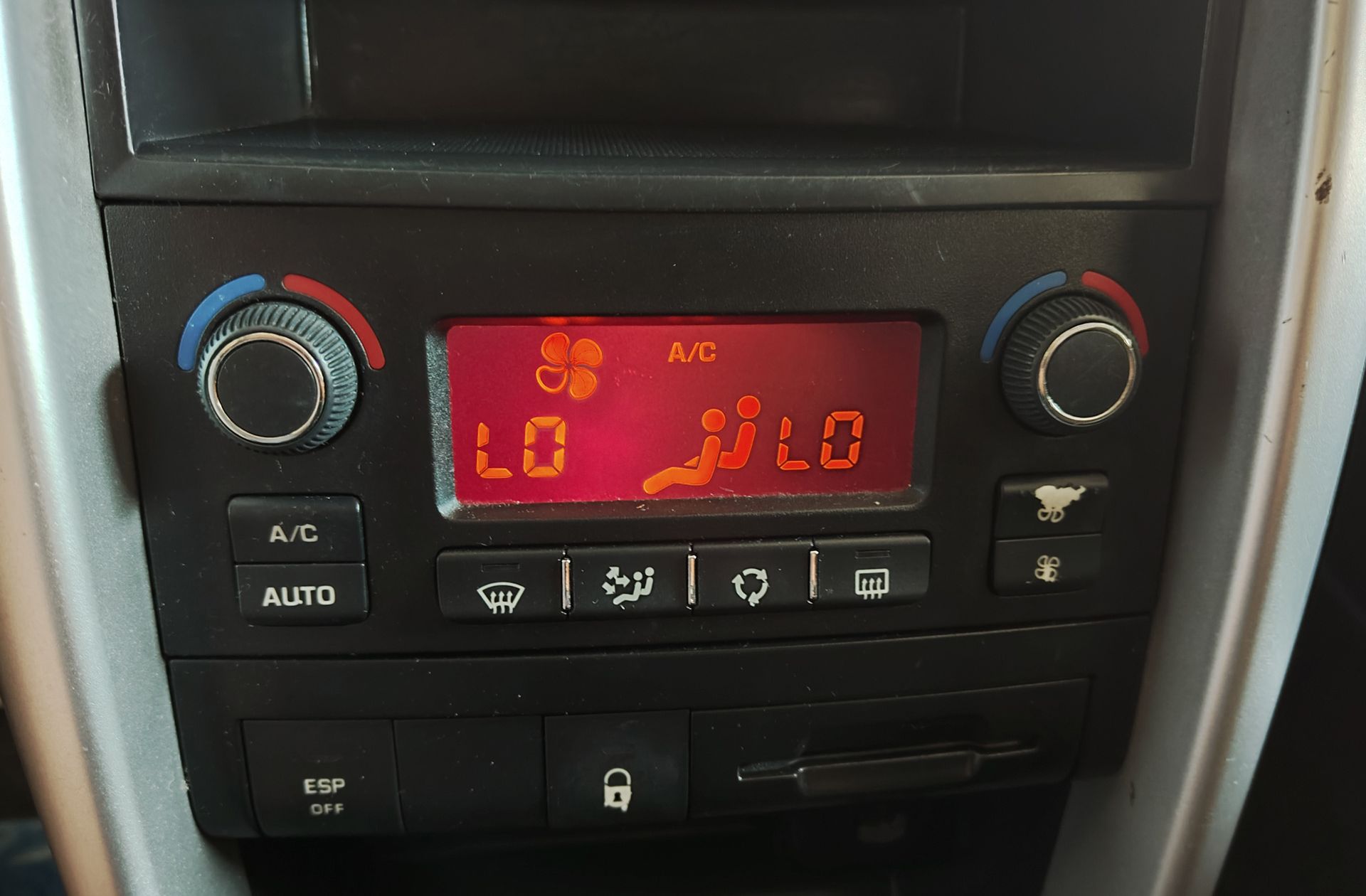 Peugeot 207 1.4 HDi Active FAP - foto 25
