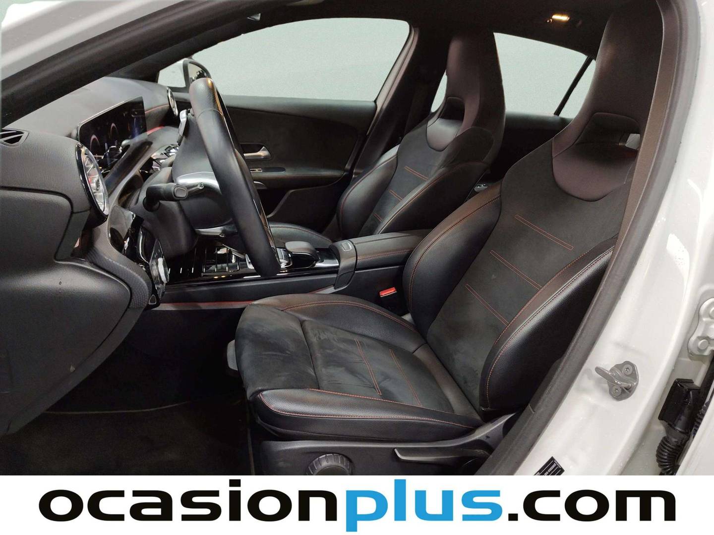 Foto asientos delanteros Mercedes Clase A Mercedes Clase A 180 d (116 CV) Pack AMG