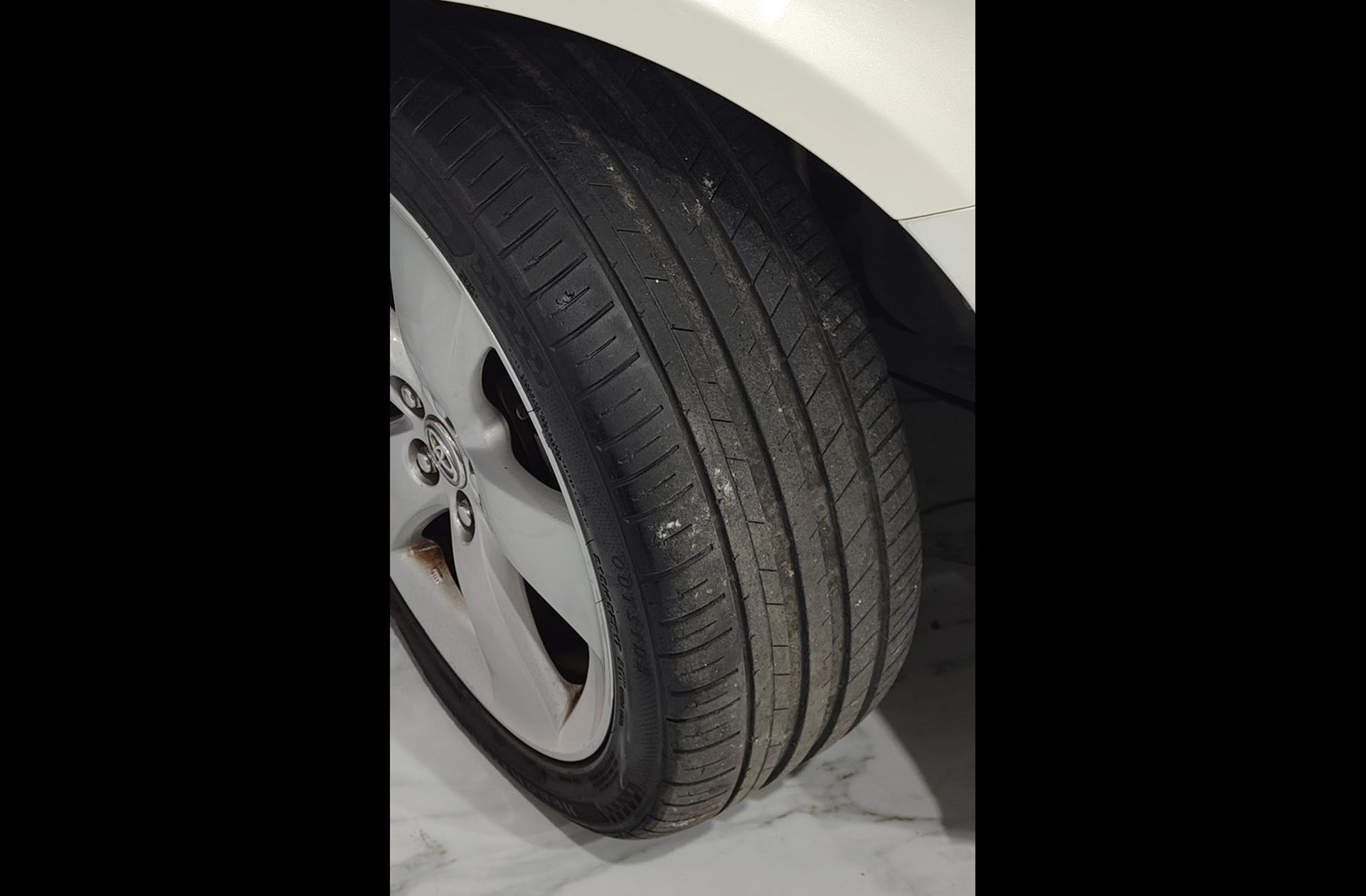 Toyota Prius 1.8 HSD Executive - foto 38