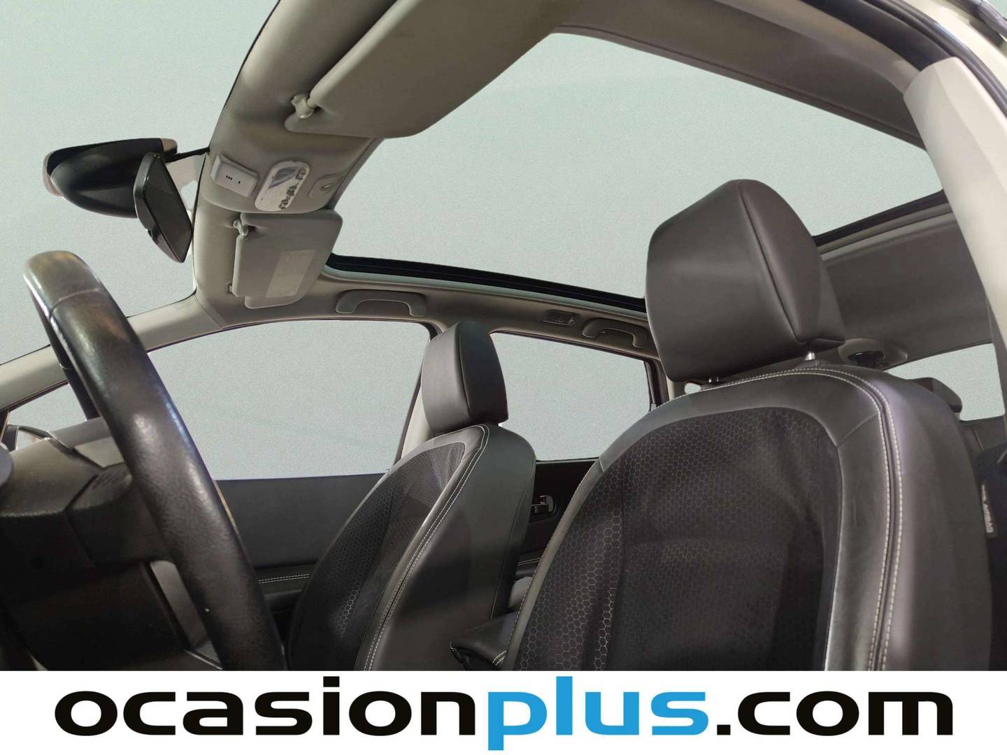 Extras y acabados del Nissan QASHQAI Nissan Qashqai 1.6 dCi Tekna Sport 4X2 (130 CV)