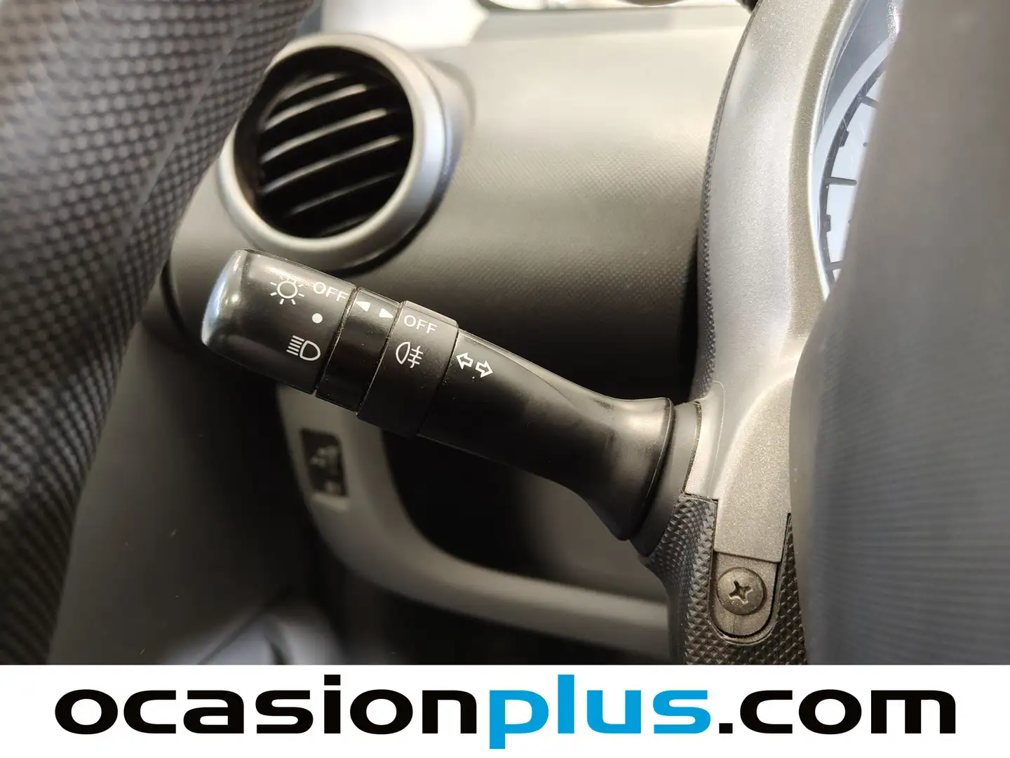 Foto Peugeot 107 Peugeot 107 1.0i Trendy 2 Tronic (68 CV)