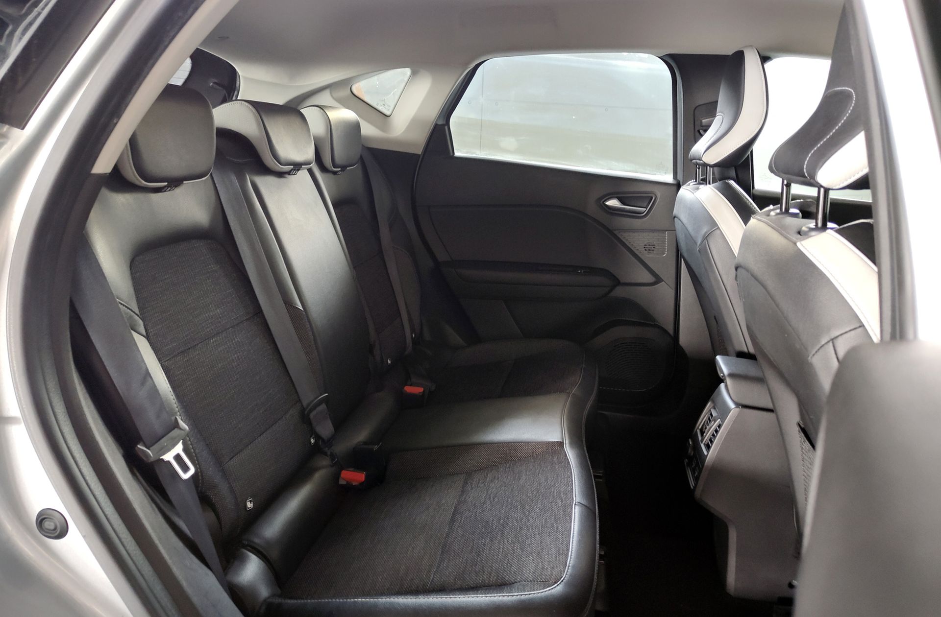 Renault Captur Techno TCe - foto 18